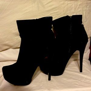 Black suede Aldo 6in platform ankle boots